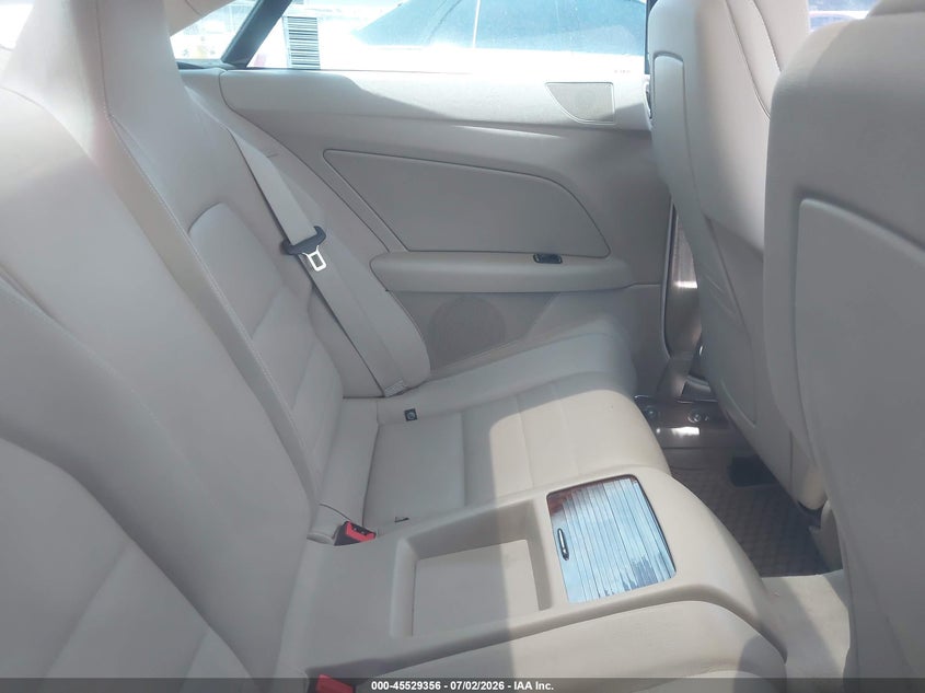 2010 Mercedes-benz E-class VIN WDDKJ7CB8AF025289 IAAI salvage auction — NORMAL WEAR, Clear (Florida), sold $2,350 on 2026-07-15 (photo 8)