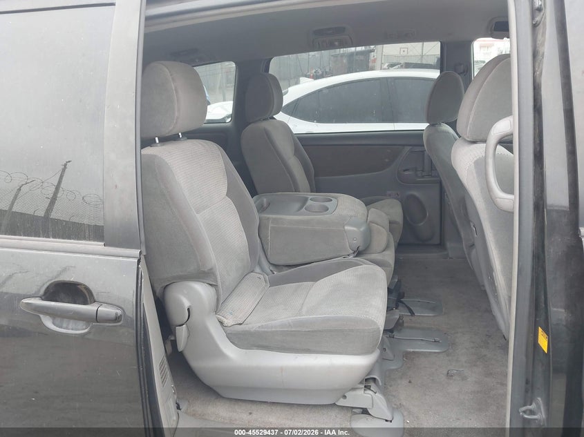 2010 Toyota Sienna VIN 5TDKK4CC0AS318506 IAAI salvage auction — FRONT END, Salvage (California), sold $1,650 on 2026-08-02 (photo 8)