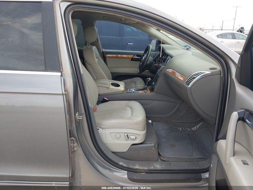 2010 Audi Q7 VIN WA1VYBFE7AD001700 IAAI salvage auction — NORMAL WEAR, Original (Texas), sold $100 on 2026-07-09 (photo 5)