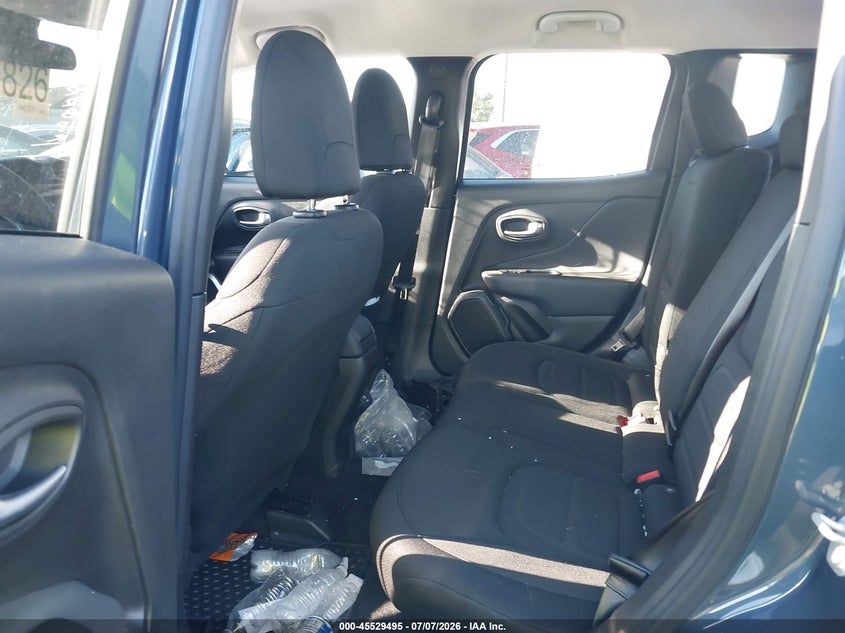 2022 Jeep Renegade VIN ZACNJDB17NPN83374 IAAI salvage auction — LEFT FRONT, Salvage Title, sold $4,000 on 2026-07-31 (photo 8)