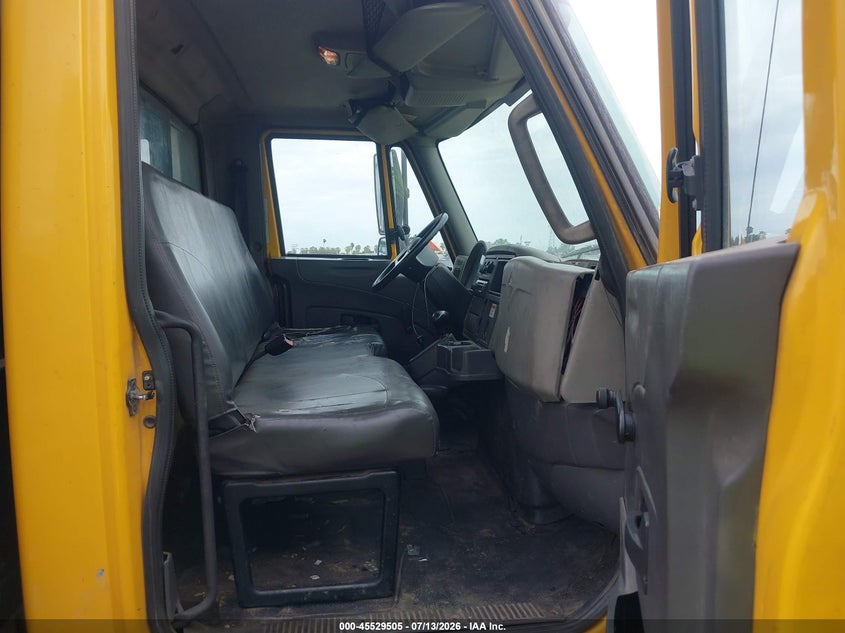 2013 International VIN 1HTMMAAM4DH105468 IAAI salvage auction — NORMAL WEAR, Wait Title, sold $75 on 2026-09-08 (photo 7)