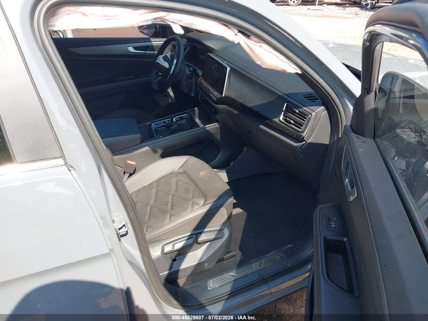 2024 Volkswagen Atlas cross sport VIN 1V2WE2CA9RC216483 IAAI salvage auction — RIGHT FRONT, Salvage (Alabama), sold $11,875 on 2026-08-19 (photo 5)