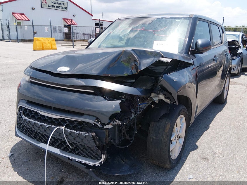 2020 Kia Soul VIN KNDJ23AU4L7046542 IAAI salvage auction — LEFT FRONT, Clear (Louisiana), sold $1,550 on 2026-07-13 (photo 2)
