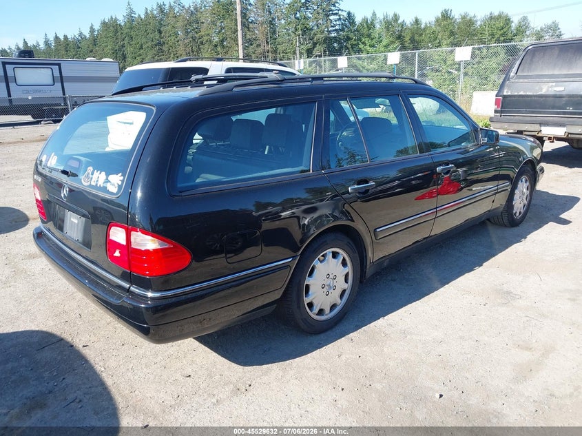 1998 Mercedes-benz E-class VIN WDBJH65F1WA631838 IAAI salvage auction — NORMAL WEAR, Clear (Washington), sold $1,575 on 2026-07-15 (photo 4)