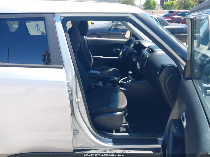 2017 Kia Soul VIN KNDJN2A22H7463505 IAAI salvage auction — NORMAL WEAR, Clear - Dealer Only (California), sold $1,225 on 2026-07-29 (photo 5)