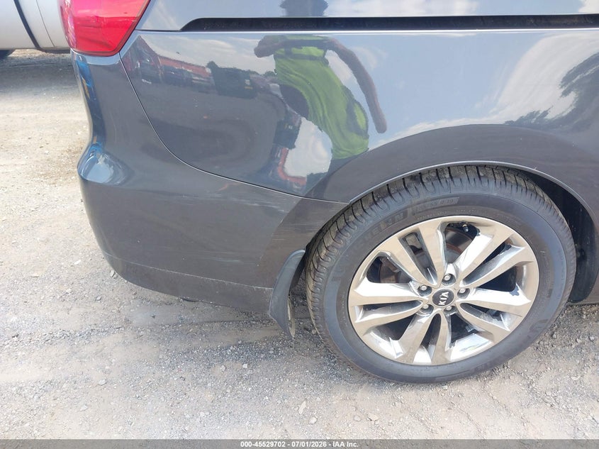 2015 Kia SEDONA VIN KNDME5C1XF6026244 IAAI salvage auction — NORMAL WEAR, Clear (Virginia), sold $1,100 on 2026-07-14 (photo 6)