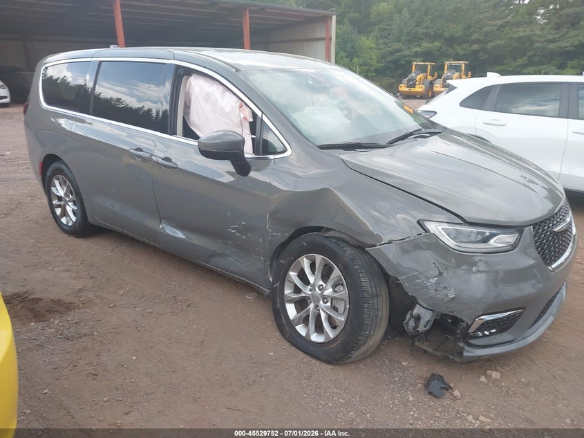 2023 Chrysler Pacifica VIN 2C4RC3BG4PR585501 — IAAI salvage auction photo