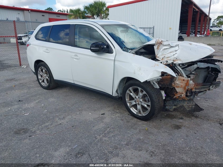2014 Mitsubishi Outlander VIN JA4AD3A33EZ013213 IAAI salvage auction — FRONT END, Rebuildable (Florida), sold $425 on 2026-07-29 (photo 1)