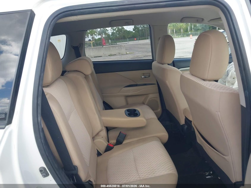 2014 Mitsubishi Outlander VIN JA4AD3A33EZ013213 IAAI salvage auction — FRONT END, Rebuildable (Florida), sold $425 on 2026-07-29 (photo 8)