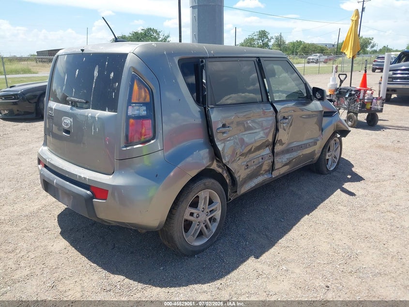 2011 Kia Soul VIN KNDJT2A20B7269505 IAAI salvage auction — RIGHT SIDE, Salvage (Texas), sold $25 on 2026-07-28 (photo 4)