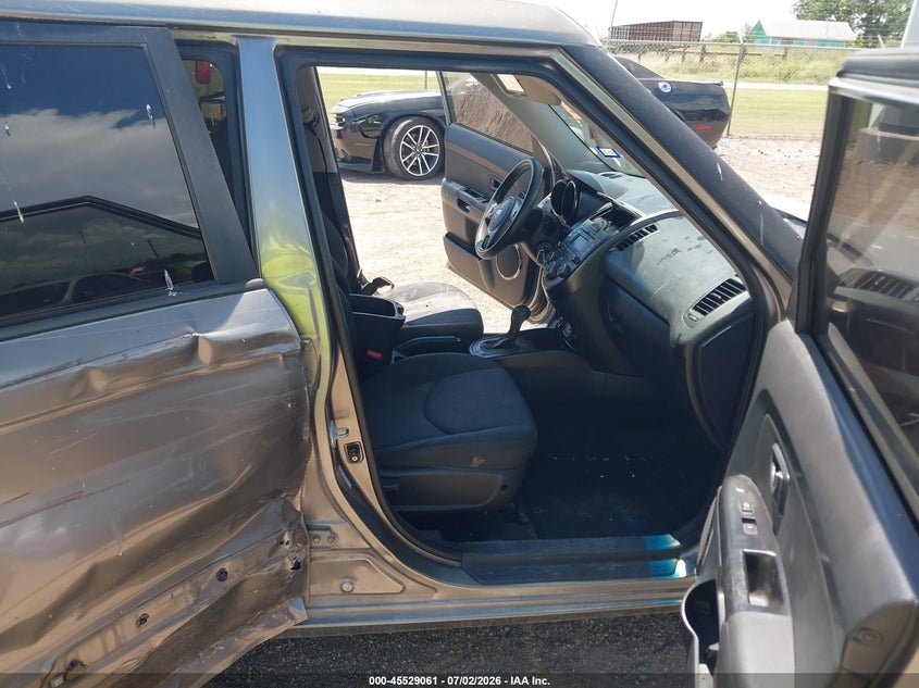 2011 Kia Soul VIN KNDJT2A20B7269505 IAAI salvage auction — RIGHT SIDE, Salvage (Texas), sold $25 on 2026-07-28 (photo 5)
