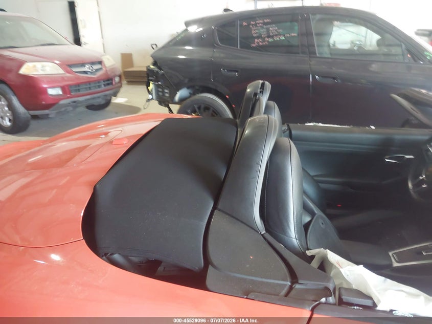 2017 Porsche 718 boxster VIN WP0CA2A81HS222217 IAAI salvage auction — ROLLOVER, Salvage Title, sold $12,000 on 2026-08-25 (photo 8)