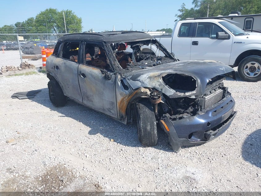 2014 Mini Countryman VIN WMWZC5C54EWM16959 IAAI salvage auction — INTERIOR BURN, Junk (Missouri), sold $75 on 2026-08-17 (photo 1)