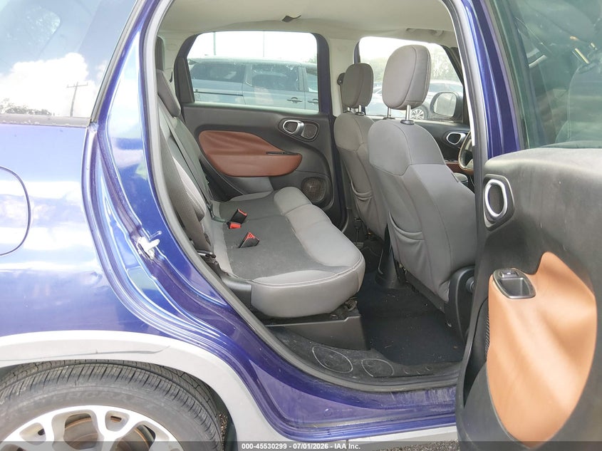 2015 Fiat 500l VIN ZFBCFADH5FZ031351 IAAI salvage auction — NORMAL WEAR, Clear (Florida), sold $925 on 2026-07-07 (photo 8)