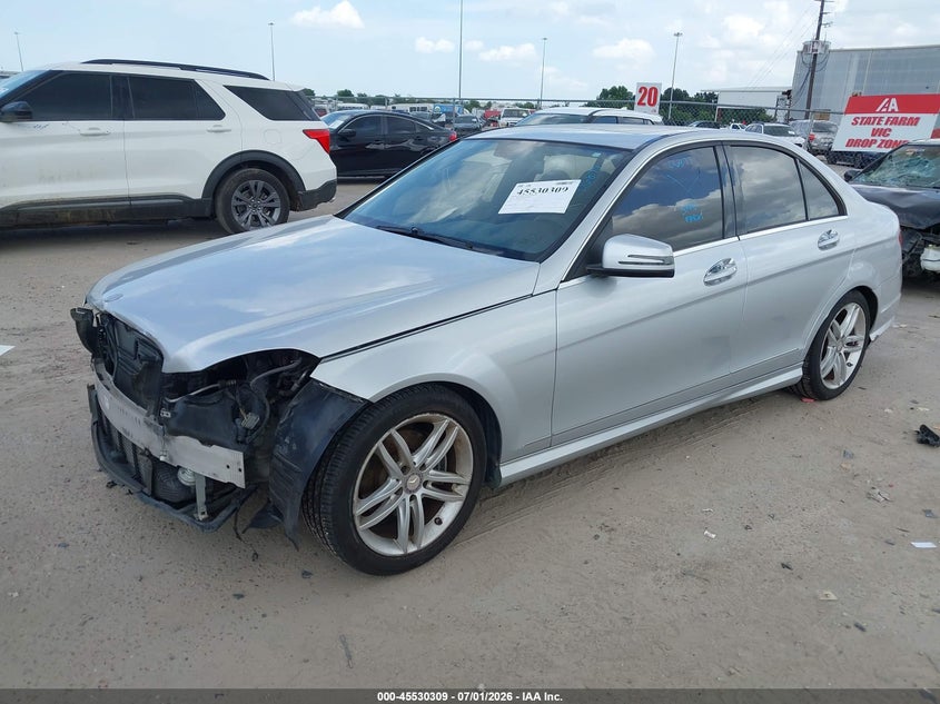2014 Mercedes-benz VIN WDDGF4HB2EA928913 IAAI salvage auction — FRONT END, Salvage Title, sold $1,850 on 2026-08-13 (photo 2)
