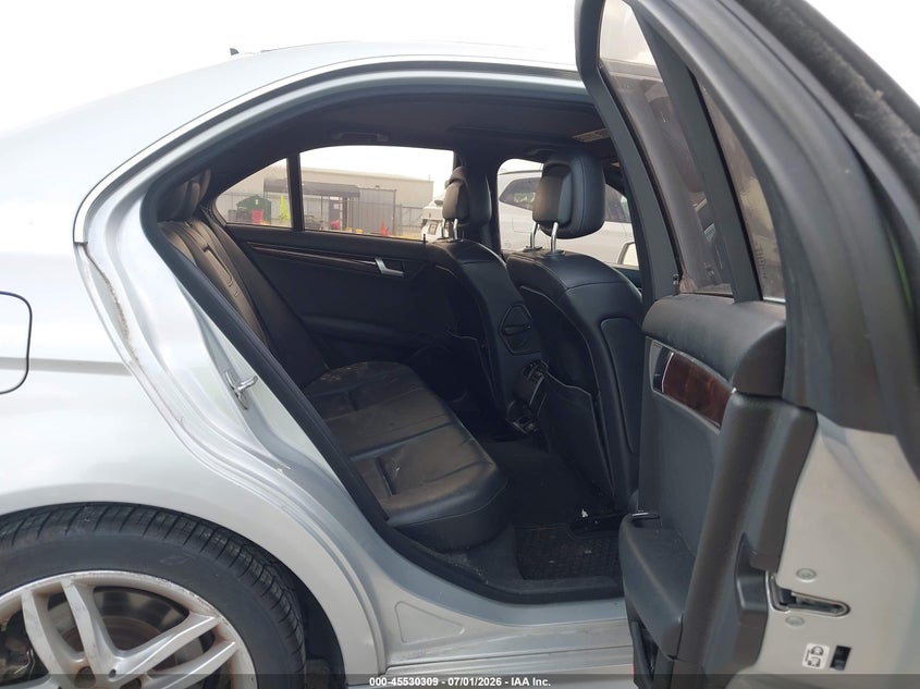 2014 Mercedes-benz VIN WDDGF4HB2EA928913 IAAI salvage auction — FRONT END, Salvage Title, sold $1,850 on 2026-08-13 (photo 8)
