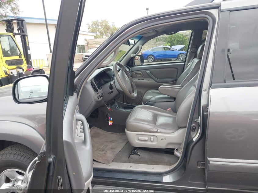 2005 Toyota Sequoia VIN 5TDZT34A85S252778 IAAI salvage auction — REAR END, Salvage Certificate (California), sold $1,600 on 2026-08-02 (photo 5)
