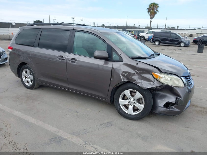 2013 Toyota Sienna VIN 5TDKK3DC0DS397091 IAAI salvage auction — FRONT END, Salvage Title, sold $2,650 on 2026-07-22 (photo 1)