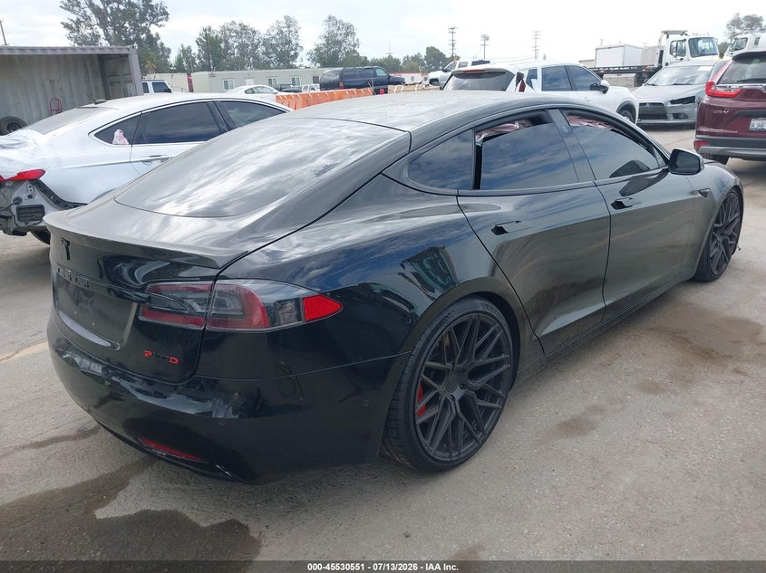 2019 Tesla Model s VIN 5YJSA1E25KF302216 IAAI salvage auction — SIDE, Salvage (California), sold $8,000 on 2026-08-02 (photo 4)