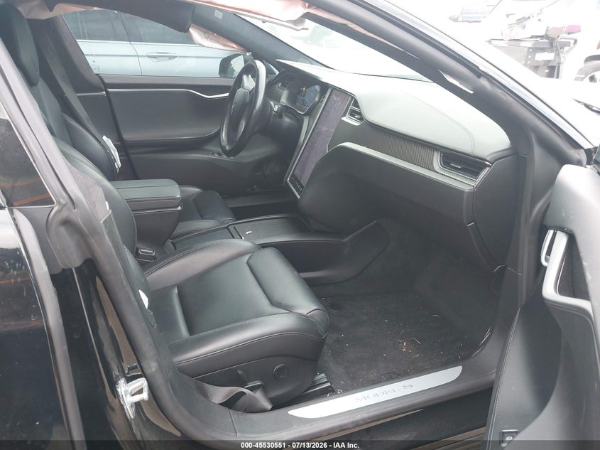 2019 Tesla Model s VIN 5YJSA1E25KF302216 IAAI salvage auction — SIDE, Salvage (California), sold $8,000 on 2026-08-02 (photo 5)