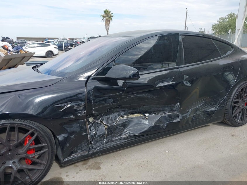 2019 Tesla Model s VIN 5YJSA1E25KF302216 IAAI salvage auction — SIDE, Salvage (California), sold $8,000 on 2026-08-02 (photo 6)