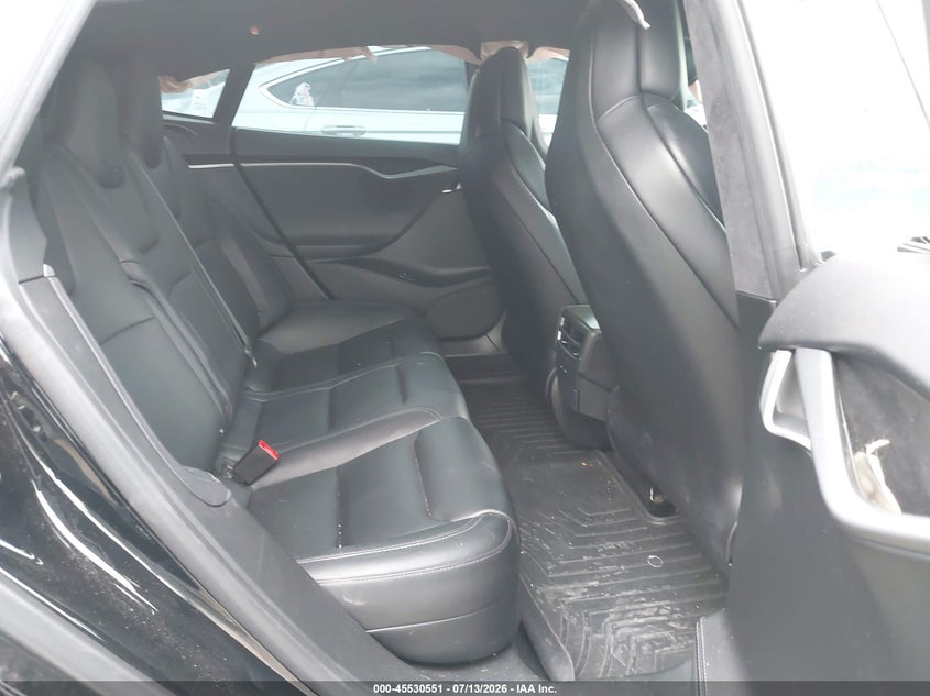 2019 Tesla Model s VIN 5YJSA1E25KF302216 IAAI salvage auction — SIDE, Salvage (California), sold $8,000 on 2026-08-02 (photo 8)
