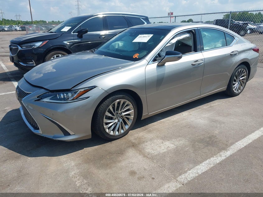 2019 Lexus ES VIN 58ABZ1B19KU030320 IAAI salvage auction — RIGHT FRONT, Salvage Title, sold $7,100 on 2026-07-29 (photo 2)