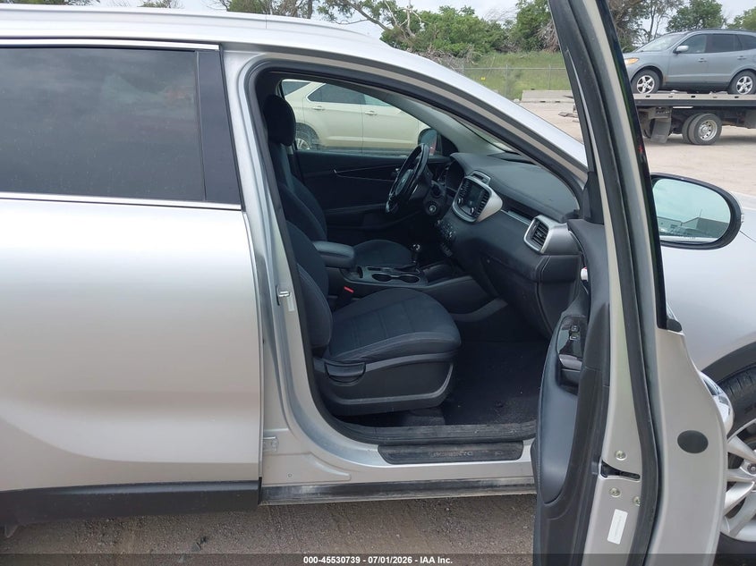 2017 Kia Sorento VIN 5XYPGDA31HG285114 IAAI salvage auction — NORMAL WEAR, Certificate Of Title (Nebraska), sold $625 on 2026-07-23 (photo 5)
