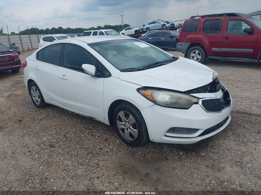 2015 Kia Forte VIN KNAFX4A65F5352452 IAAI salvage auction — FRONT END, Salvage (Alabama), sold $775 on 2026-07-28 (photo 1)