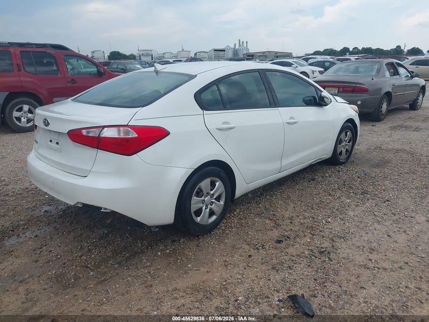 2015 Kia Forte VIN KNAFX4A65F5352452 IAAI salvage auction — FRONT END, Salvage (Alabama), sold $775 on 2026-07-28 (photo 4)