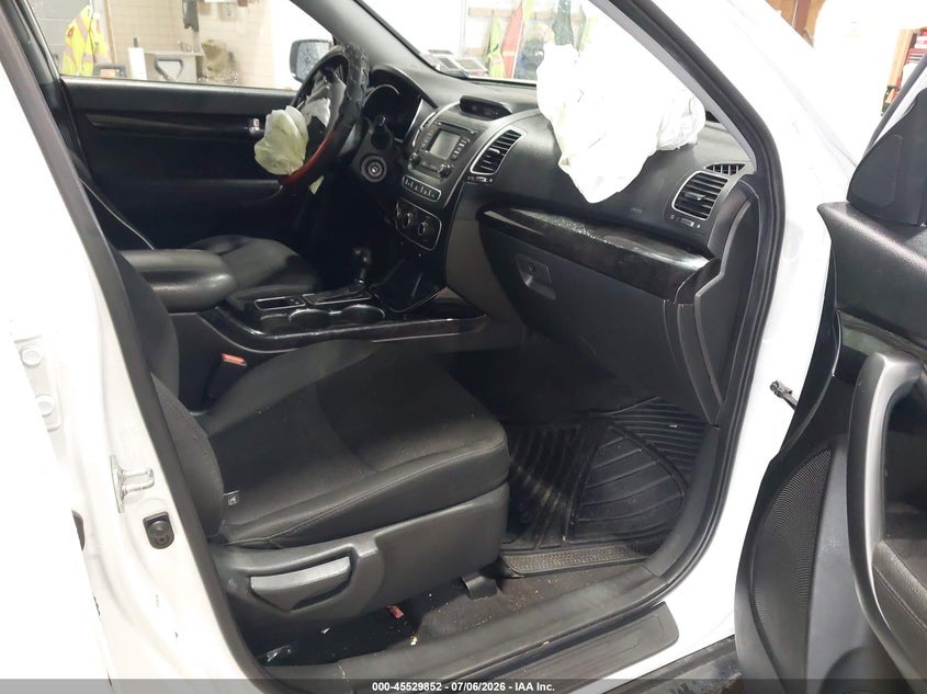 2014 Kia Sorento VIN 5XYKTCA66EG545013 IAAI salvage auction — FRONT END, Mv-907A (New York), sold $450 on 2026-07-22 (photo 5)