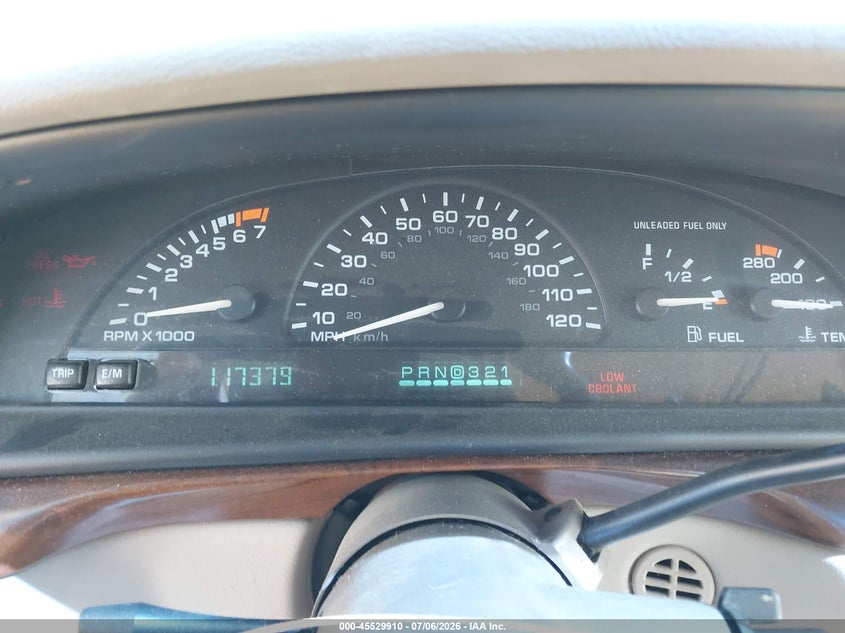 1998 Oldsmobile Regency VIN 1G3HC52K4W4816121 IAAI salvage auction — NORMAL WEAR, Regular Certificate (Iowa), sold $400 on 2026-07-28 (photo 7)