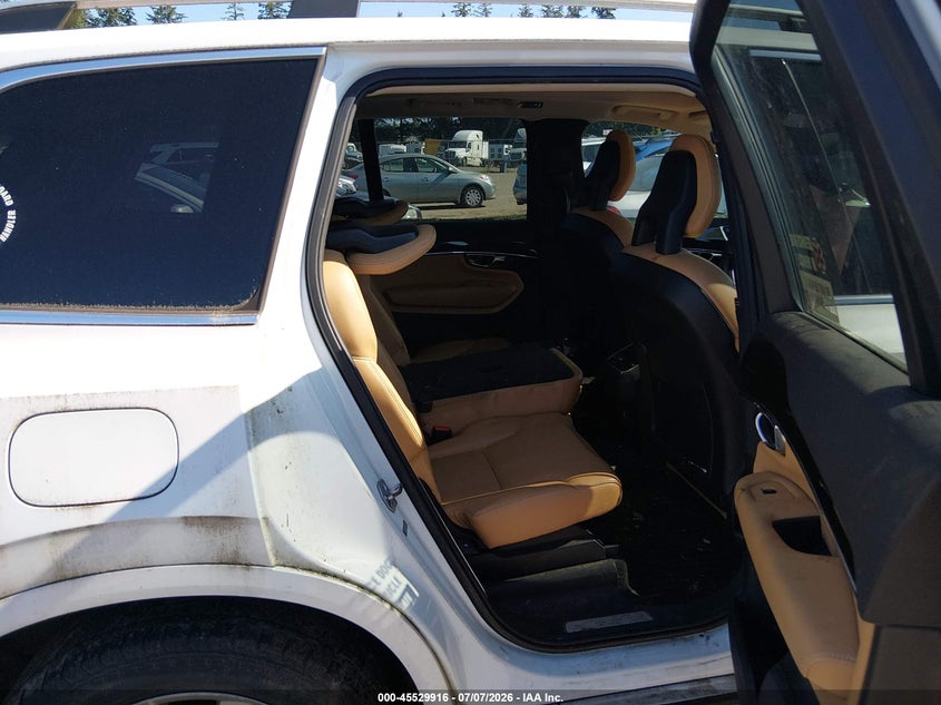 2016 Volvo Xc90 VIN YV4A22PK7G1064071 IAAI salvage auction — NORMAL WEAR, Clear (Washington), sold $3,100 on 2026-07-29 (photo 8)