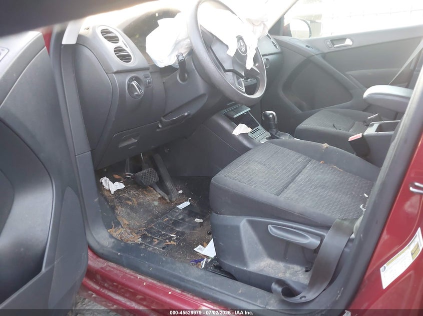 2011 Volkswagen Tiguan VIN WVGAV7AX4BW001531 IAAI salvage auction — FRONT END, Salvage (Georgia), sold $350 on 2026-08-17 (photo 5)
