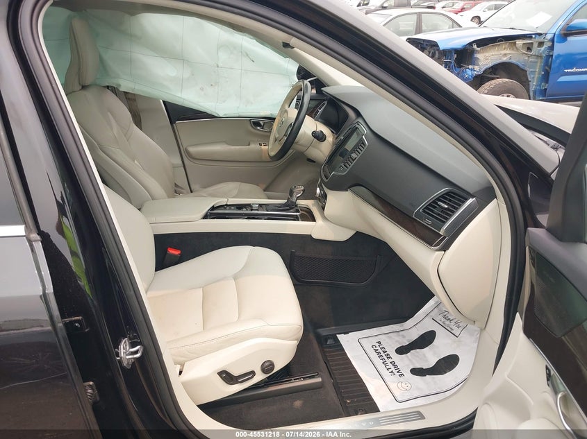 2019 Volvo Xc90 VIN YV4102PK8K1486090 IAAI salvage auction — SIDE, Salvage (Massachusetts), sold $6,900 on 2026-08-09 (photo 5)