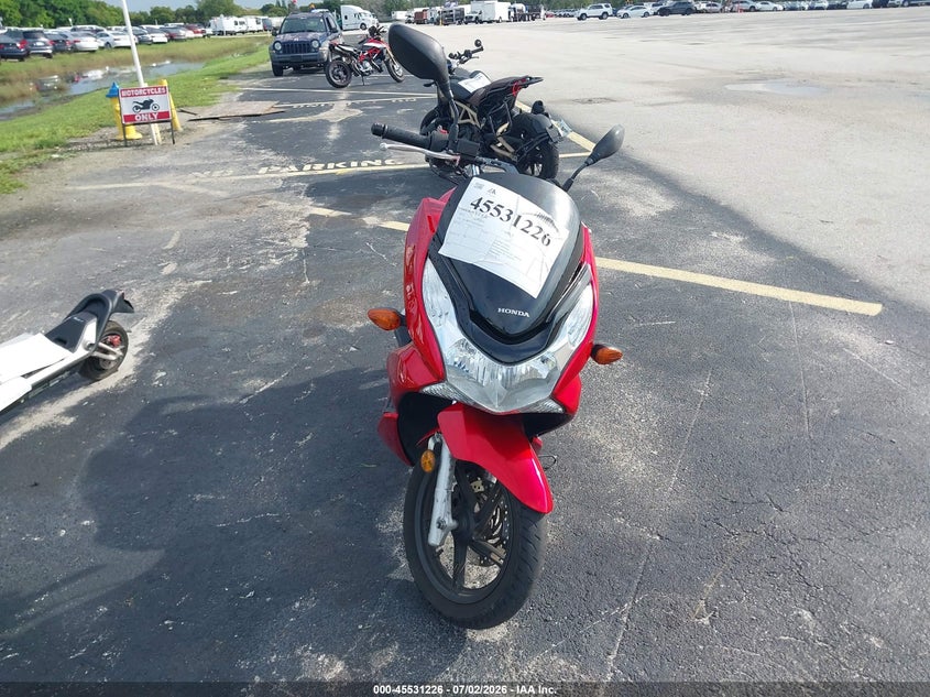 2013 Honda Pcx VIN MLHKF1216D5001873 IAAI salvage auction — SIDE, Rebuildable (Florida), sold $75 on 2026-07-28 (photo 5)