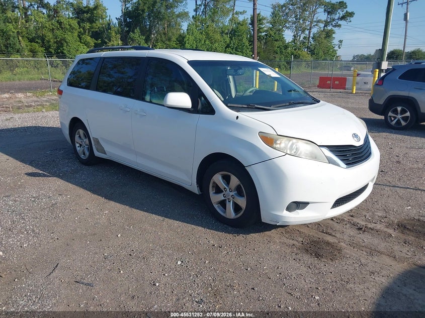 2013 Toyota Sienna VIN 5TDKK3DC8DS283940 IAAI salvage auction — REAR END, Rebuildable (Florida), sold $625 on 2026-07-28 (photo 1)