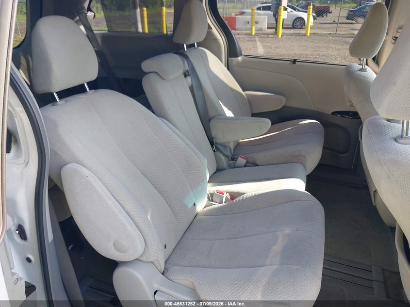 2013 Toyota Sienna VIN 5TDKK3DC8DS283940 IAAI salvage auction — REAR END, Rebuildable (Florida), sold $625 on 2026-07-28 (photo 8)
