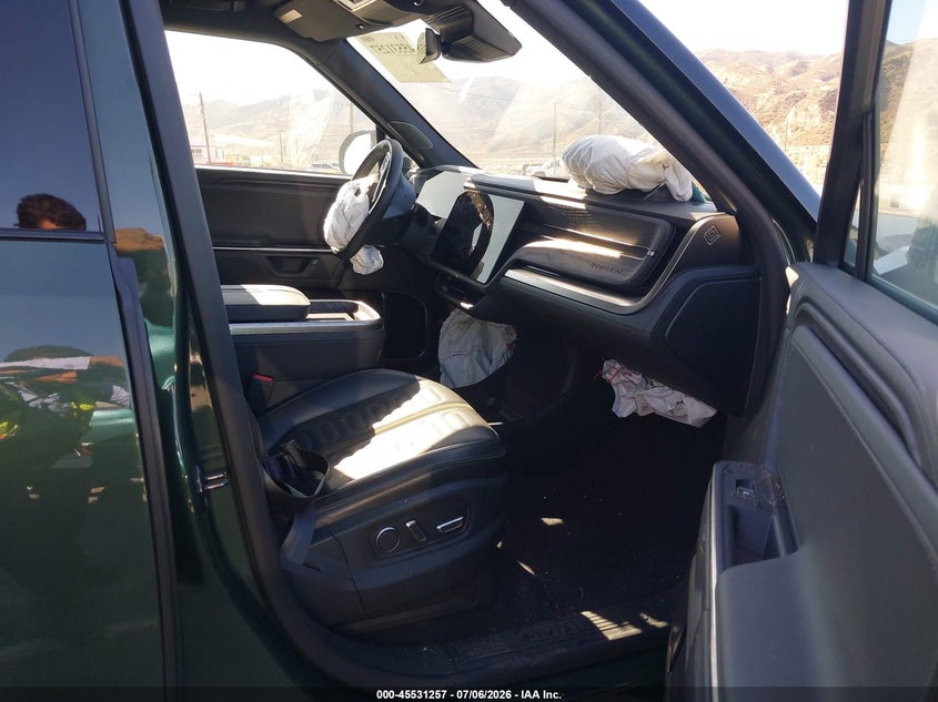 2025 Rivian R1s VIN 7PDSGBBAXSN069279 IAAI salvage auction — RIGHT FRONT, Salvage Title, sold $12,500 on 2026-09-08 (photo 5)