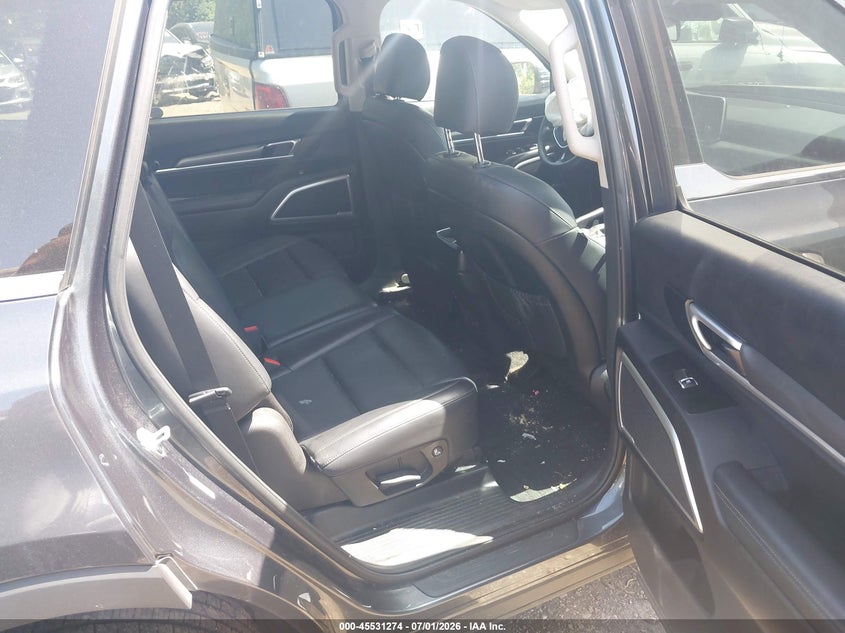 2020 Kia Telluride VIN 5XYP24HC5LG093336 IAAI salvage auction — RIGHT FRONT, Salvage Title, sold $3,600 on 2026-07-31 (photo 8)