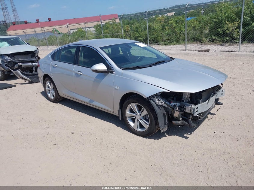 2018 Buick Regal VIN W04GL6SX3J1114745 IAAI salvage auction — FRONT END, Salvage Title, sold $2,000 on 2026-07-21 (photo 1)