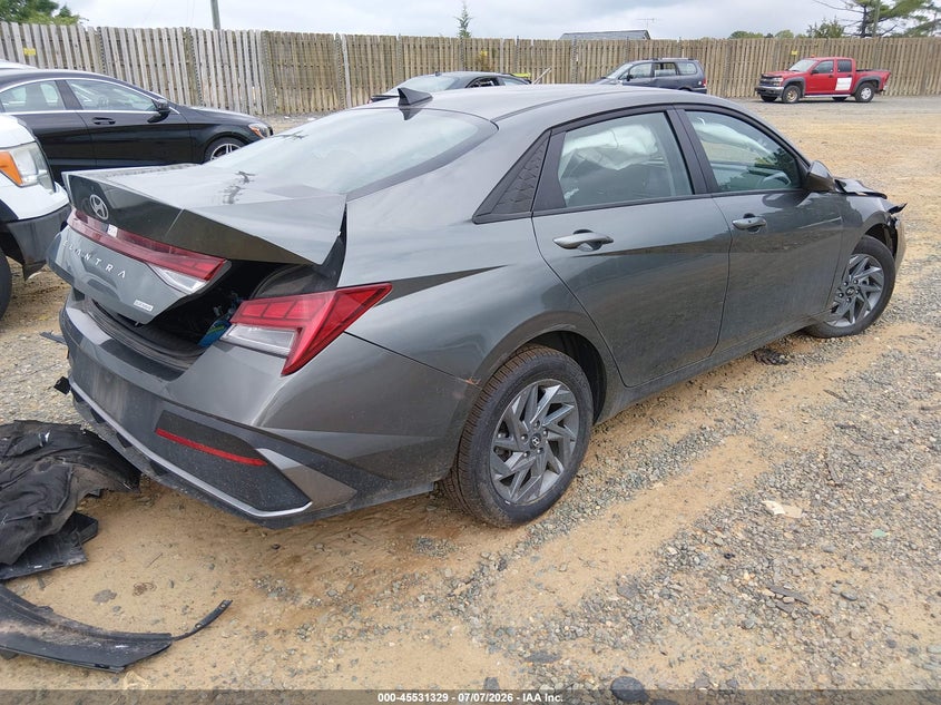 2025 Hyundai Elantra VIN KMHLM4DJXSU162723 IAAI salvage auction — FRONT & REAR, Certificate Of Destruction (Florida), sold $1,300 on 2026-07-13 (photo 4)