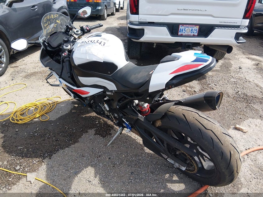 2024 BMW S 1000 VIN WB10E6302R6K32123 IAAI salvage auction — RIGHT SIDE, Salvage (Oklahoma), sold $9,200 on 2026-09-22 (photo 3)