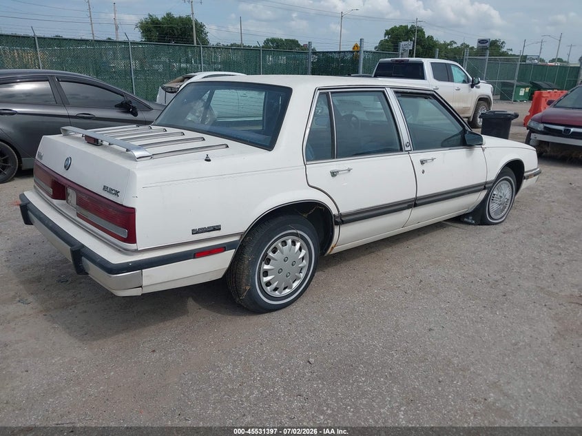 1990 Buick Lesabre VIN 1G4HR54C1LH557656 IAAI salvage auction — NORMAL WEAR, Clear (Kansas), sold $200 on 2026-07-31 (photo 4)