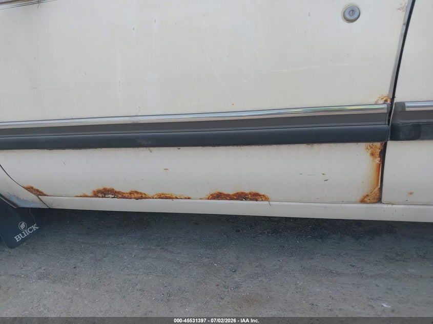 1990 Buick Lesabre VIN 1G4HR54C1LH557656 IAAI salvage auction — NORMAL WEAR, Clear (Kansas), sold $200 on 2026-07-31 (photo 6)