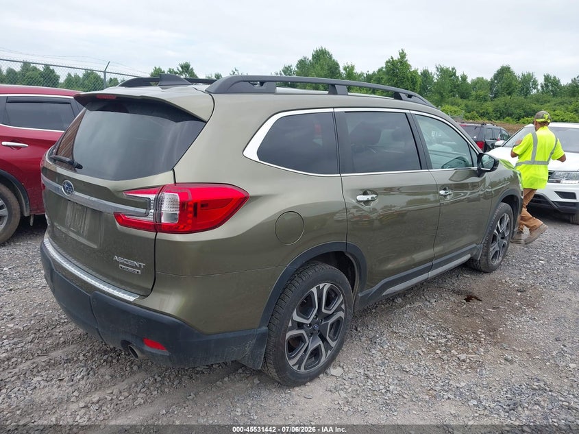 2025 Subaru Ascent VIN 4S4WMAUD7S3403892 IAAI salvage auction — LEFT SIDE, Salvage Title, sold $13,950 on 2026-08-20 (photo 4)