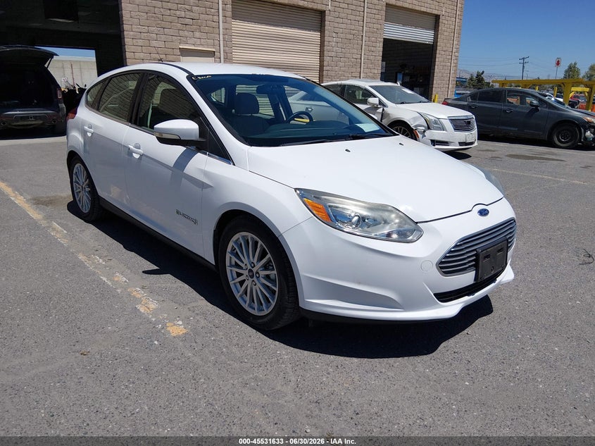 2017 Ford Focus VIN 1FADP3R42HL320344 — IAAI salvage auction photo