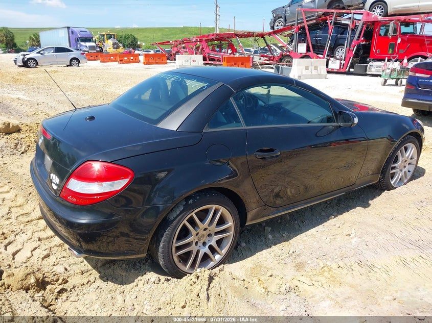 2007 Mercedes-benz Slk-class VIN WDBWK54F57F158422 IAAI salvage auction — NORMAL WEAR, Clear (Florida), sold $1,525 on 2026-07-14 (photo 4)
