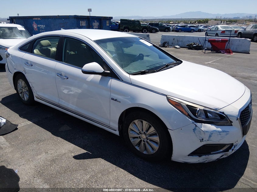 2016 Hyundai VIN KMHE24L13GA027897 IAAI salvage auction — NORMAL WEAR, Salvage Title, sold $550 on 2026-07-18 (photo 1)
