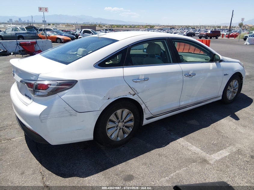 2016 Hyundai VIN KMHE24L13GA027897 IAAI salvage auction — NORMAL WEAR, Salvage Title, sold $550 on 2026-07-18 (photo 4)